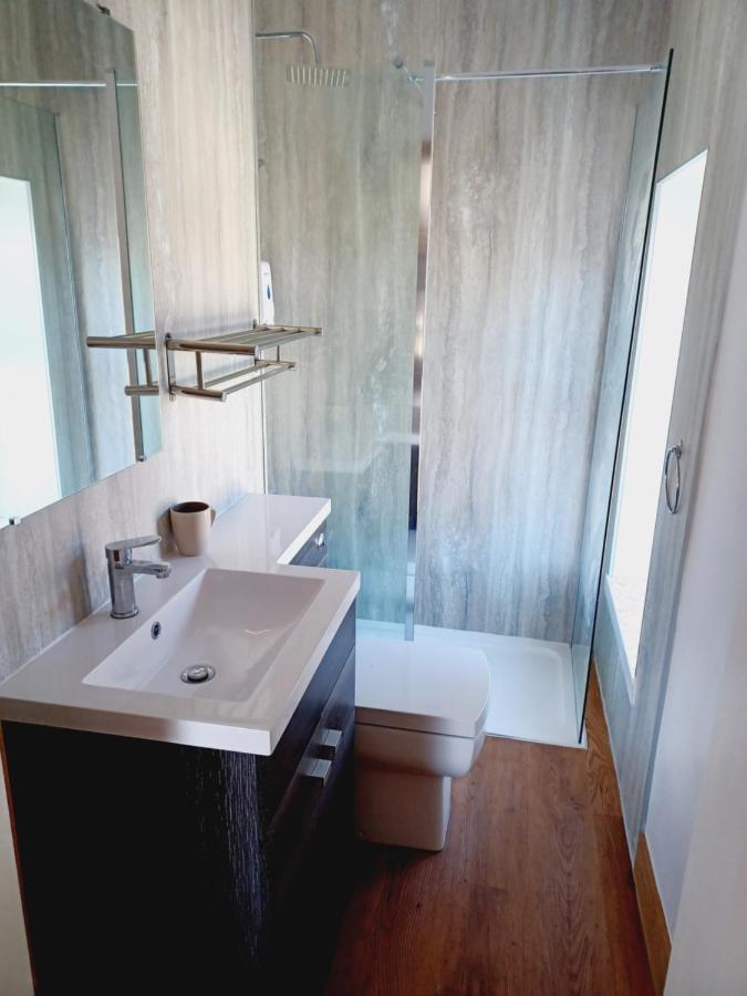 Voyage Hostel - Ensuite Family Rooms With Shared Kitchen Douglas Eksteriør billede