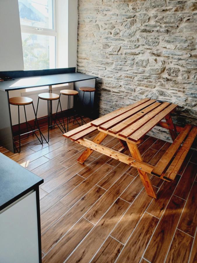 Voyage Hostel - Ensuite Family Rooms With Shared Kitchen Douglas Eksteriør billede